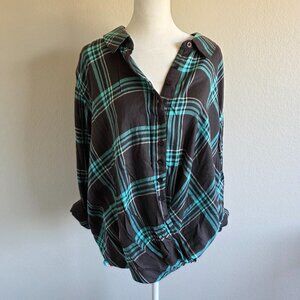 NEW Tolani Collection Button Shirt Plaid Front Floral Back Dip Hem Plus Size 1X